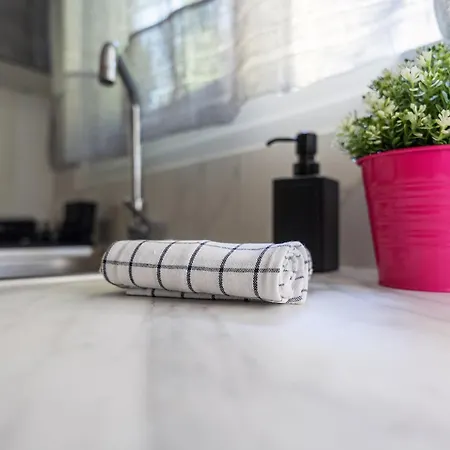 γκαρσονιέρα 2 δίπλα στη θάλασσα! *