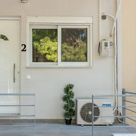 γκαρσονιέρα 2 δίπλα στη θάλασσα! أنتيكيرا