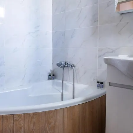 شقة γκαρσονιέρα 2 δίπλα στη θάλασσα! أنتيكيرا