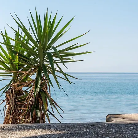 شقة γκαρσονιέρα 2 δίπλα στη θάλασσα!